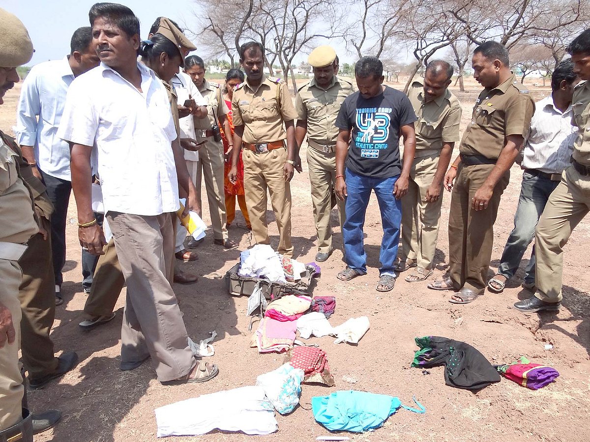 பழனியில் சூட்கேஸ் வெடிகுண்டு புரளியால் சுமார் 15 மணி நேரம் பரபரப்பு